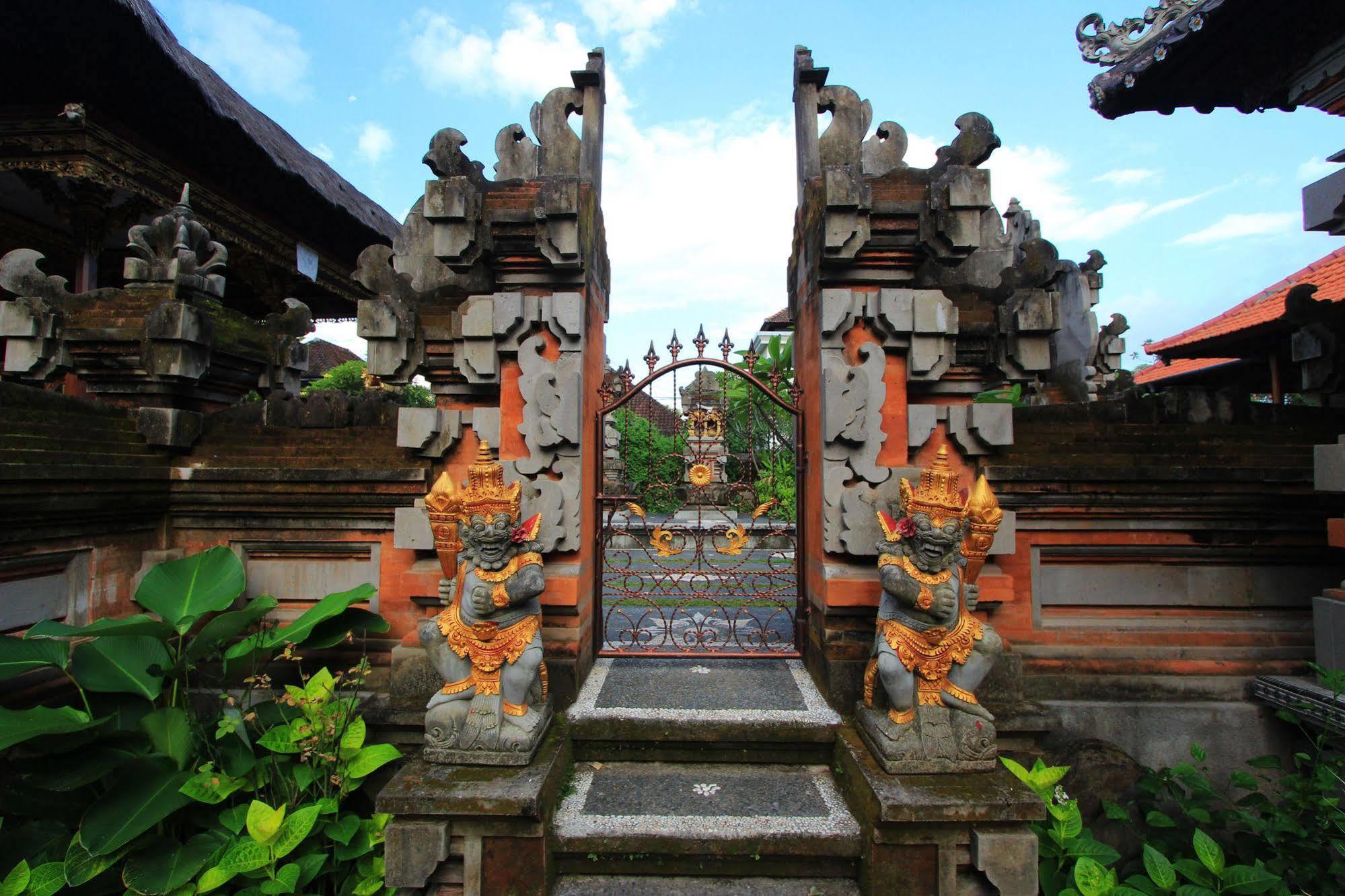Gatra Ubud Inn Exterior photo