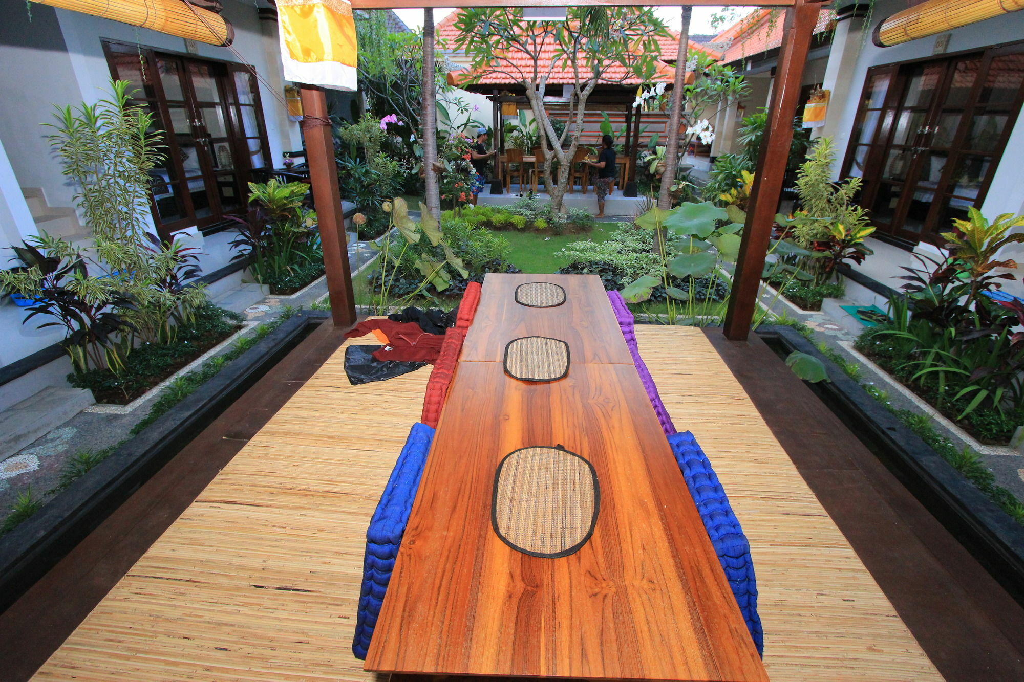 Gatra Ubud Inn Exterior photo